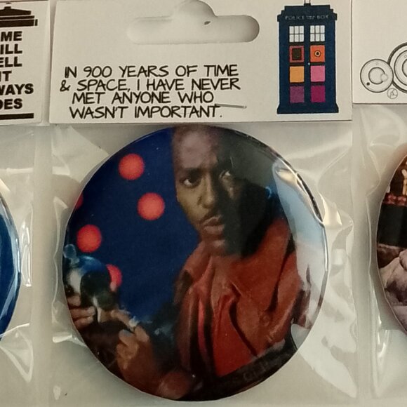 8 BIG BUTTONS! The 15th DOCTOR WHO, 2 1/4" / 58mm BUTTONS, Ncuti Gatwa, The MEEP - Picture 5 of 10